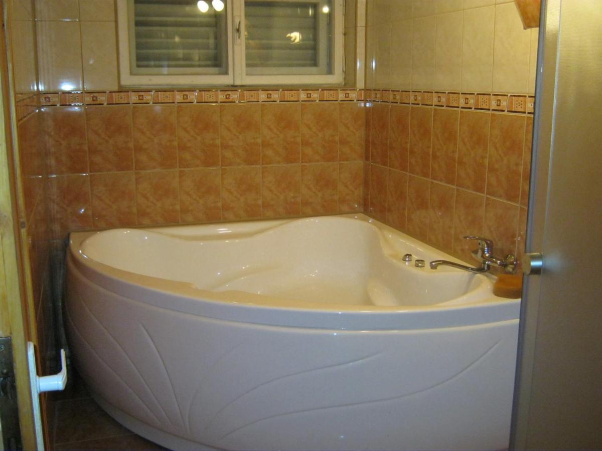 Daniel Panzio Bed & Breakfast Бъйле Тушнад Екстериор снимка